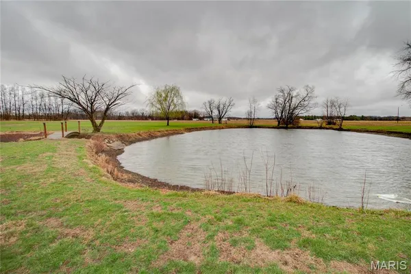 $264,900 | 168 Southeast 450 Avenue, Carrollton, IL 62016