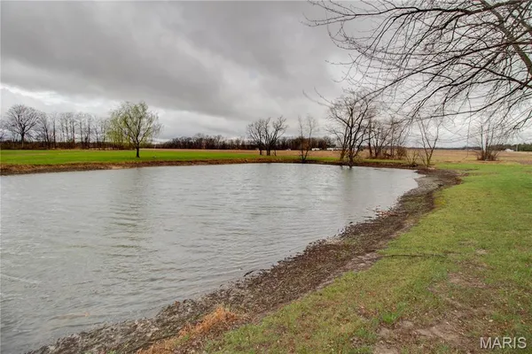 $264,900 | 168 Southeast 450 Avenue, Carrollton, IL 62016