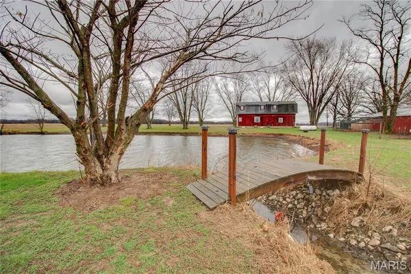 $249,900 | 168 Southeast 450 Avenue, Carrollton, IL 62016