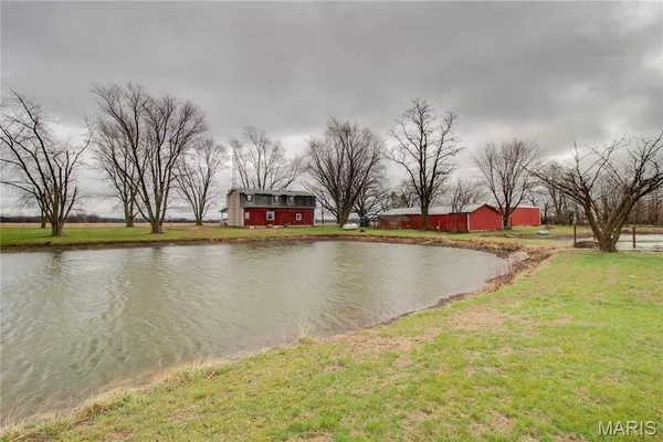 $264,900 | 168 Southeast 450 Avenue, Carrollton, IL 62016