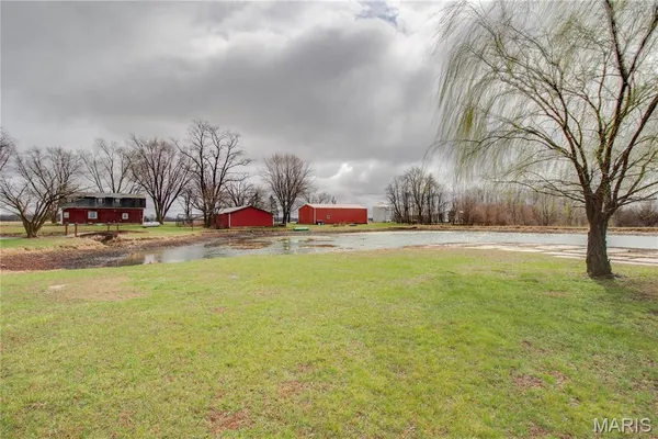 $264,900 | 168 Southeast 450 Avenue, Carrollton, IL 62016