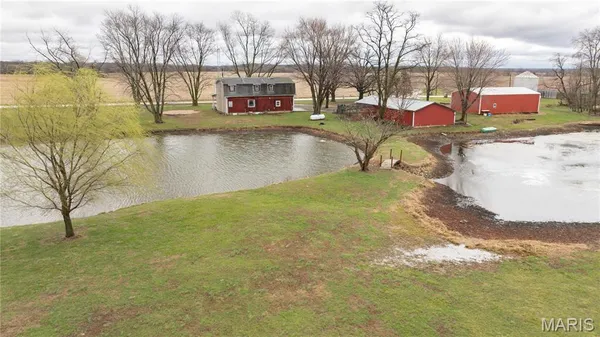 $249,900 | 168 Southeast 450 Avenue, Carrollton, IL 62016