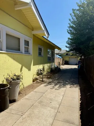 $425,000 | 616 North Echo Avenue, Fresno, CA 93728