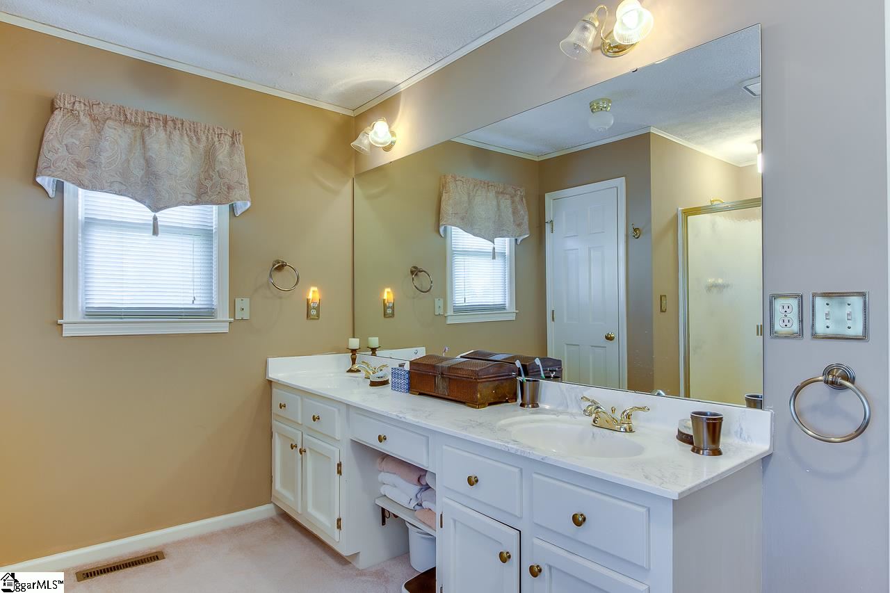 422 Hattie Road Easley, SC 29642 - Photo 16 of 36 Gallery Image 16