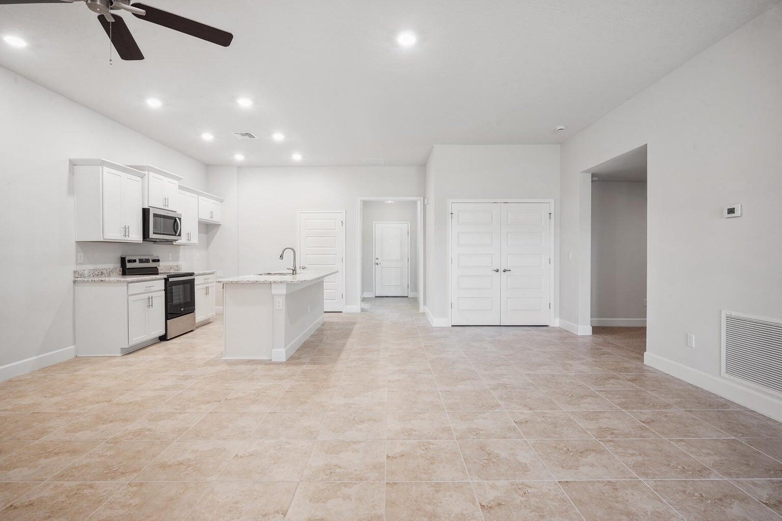5116 Modeno Street Fort Pierce, FL 34951 - Photo 3 of 30 Kitchen-foyer