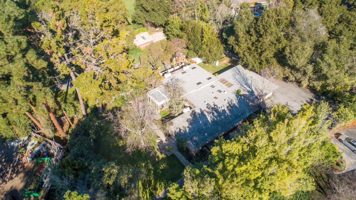 175 Isabella Avenue Atherton, CA 94027 - Photo 36 of 38 a view of outside area