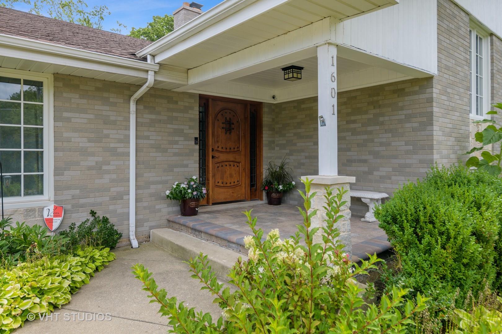 1601 Sunset Ridge Road Northbrook, IL 60062 - Photo 2 of 26