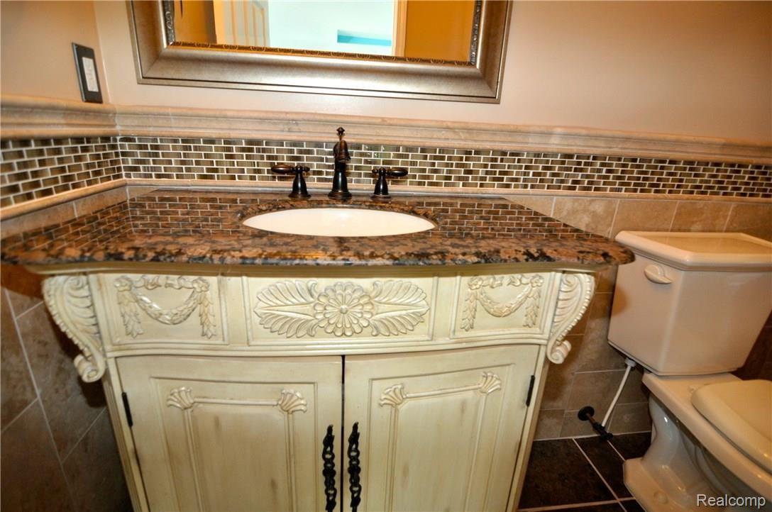 1232 Tulberry Circle Rochester, MI 48306 - Photo 31 of 48 DSC_0039.JPG