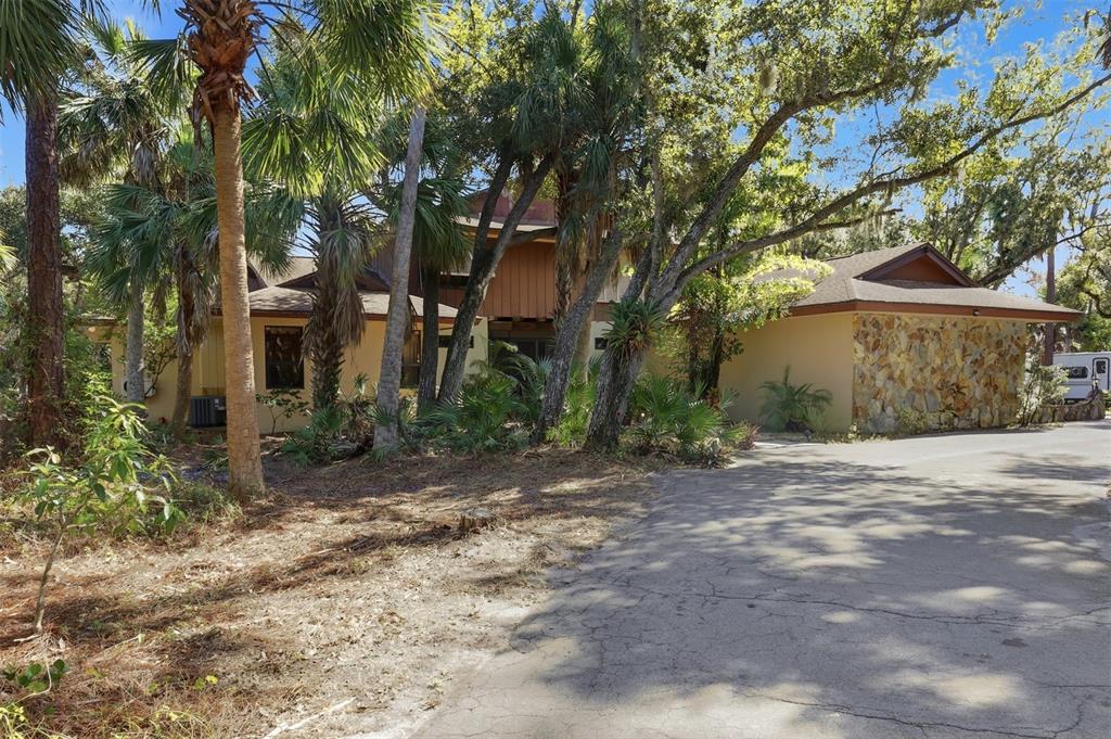 1066 Conover Street Port Charlotte, FL 33952 - Photo 7 of 80 a view of a out door space area