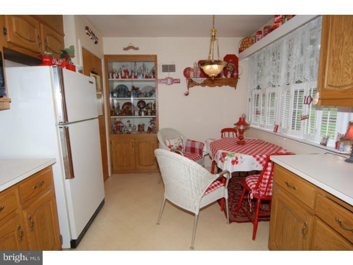 712 North Waverly Street Reading, PA 19607 - Photo 5 of 19 Kitchen