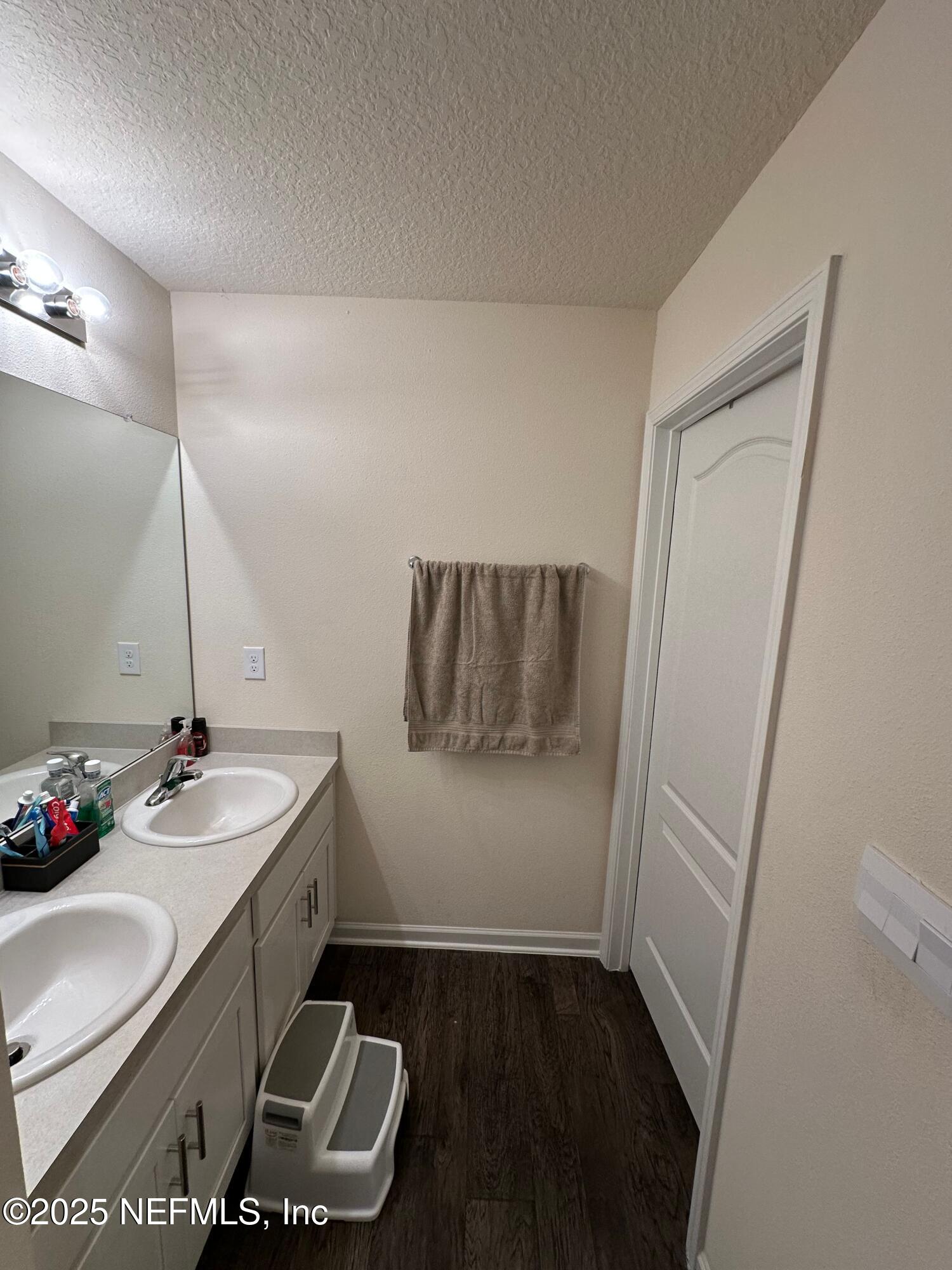 2062 Garrison Way Green Cove Springs Green Cove Springs, FL 32043 - Photo 33 of 56 a bathroom with a sink toilet and tub