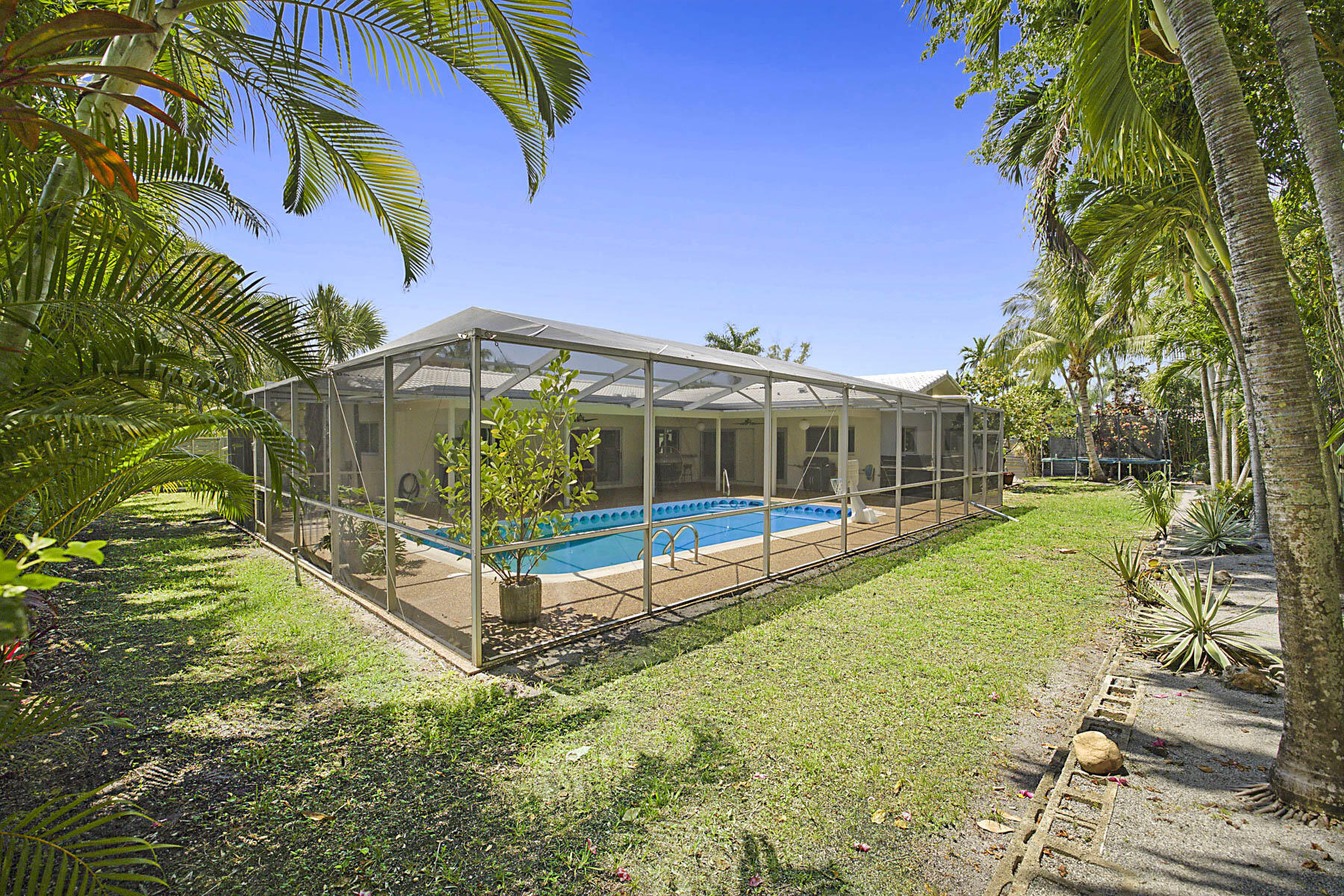 400 Northwest 6th Avenue Boca Raton, FL 33432 - Photo 39 of 44 a view of a house with a yard