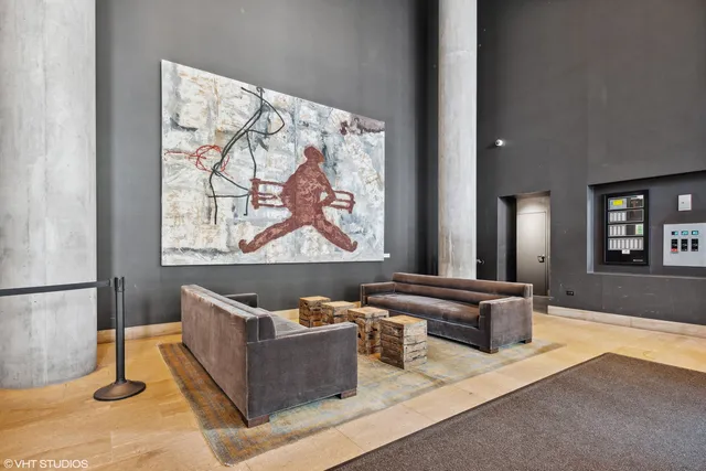 $299,000 | 860 West Blackhawk Street, Unit 204, Chicago, IL 60642