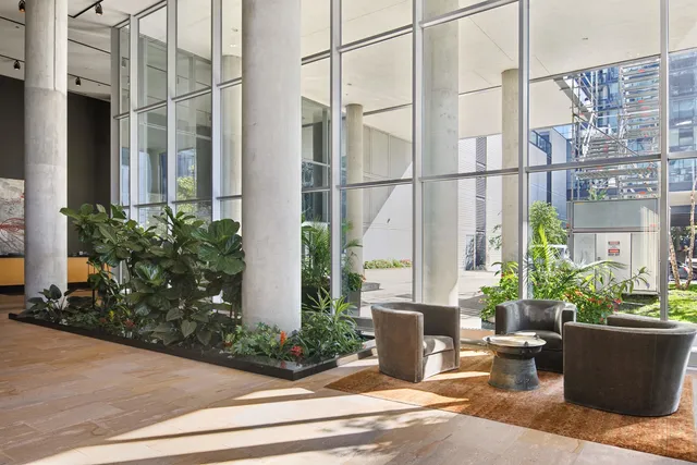 $299,000 | 860 West Blackhawk Street, Unit 204, Chicago, IL 60642