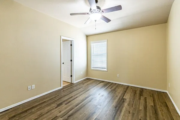 $1,595 | 811 11th Street, Wolfforth, TX 79382