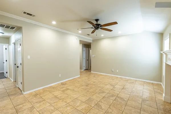 $1,595 | 811 11th Street, Wolfforth, TX 79382