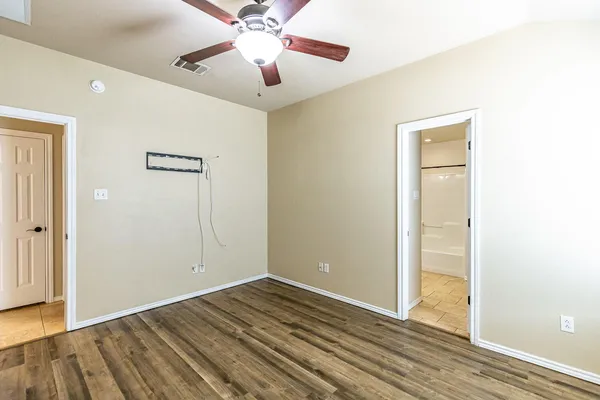 $1,595 | 811 11th Street, Wolfforth, TX 79382