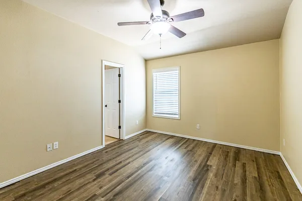 $1,595 | 811 11th Street, Wolfforth, TX 79382