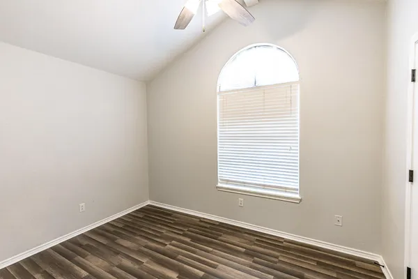 $1,595 | 811 11th Street, Wolfforth, TX 79382