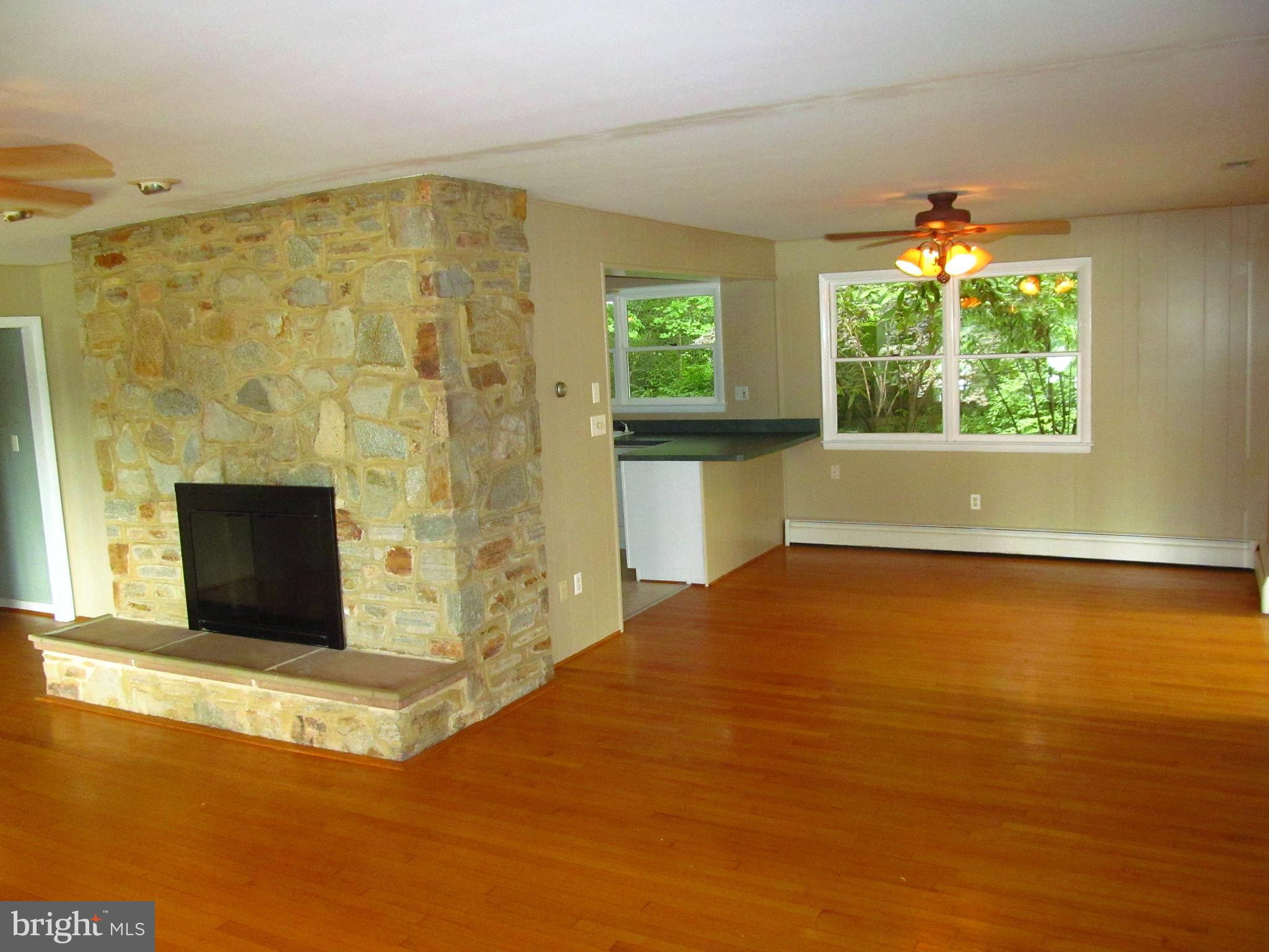 1905 Hidden Point Road Annapolis, MD 21409 - Photo 14 of 30 Living Room