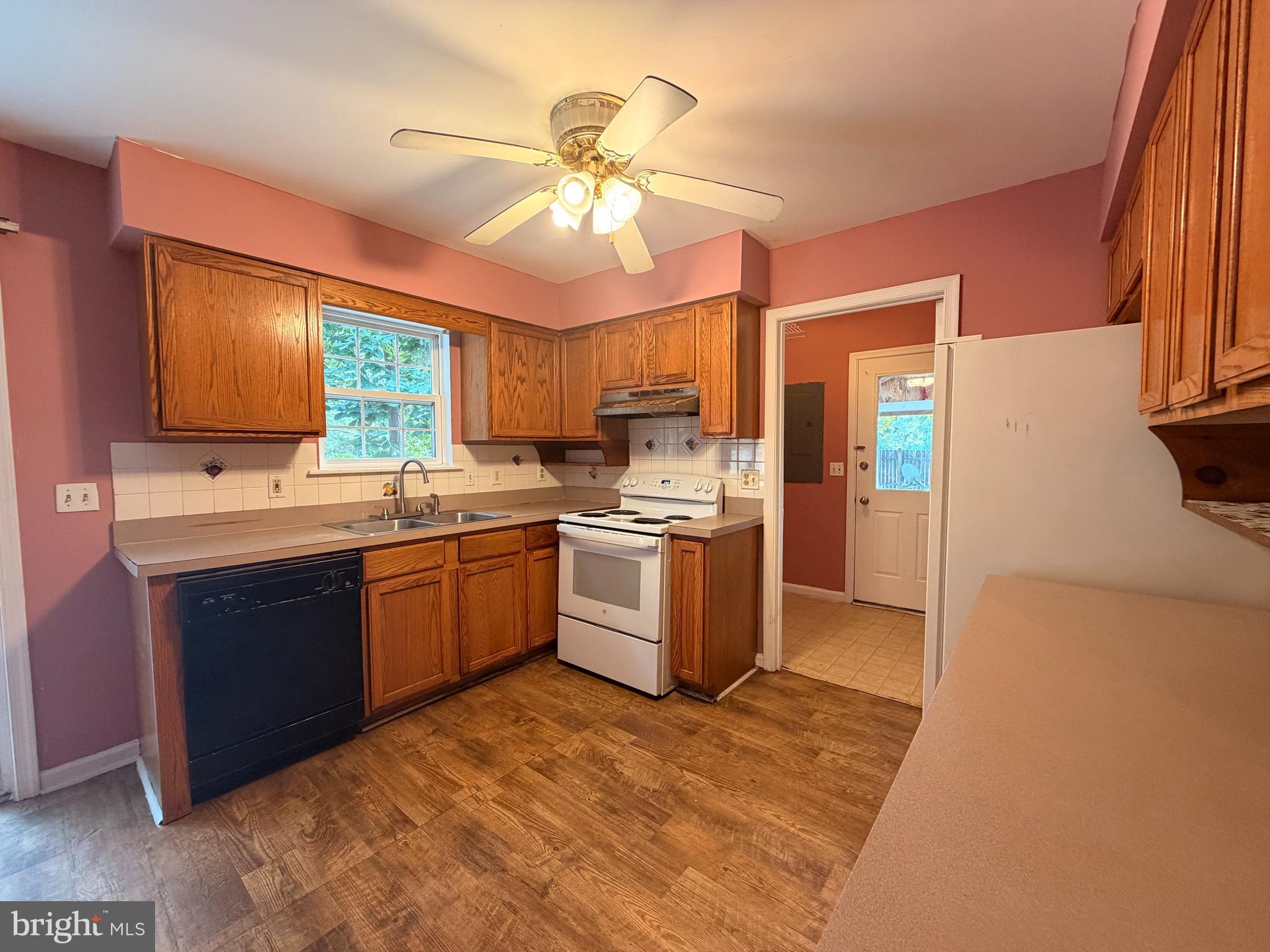 208 Harford Road Salisbury, MD 21801 - Photo 10 of 43 Gallery Image 10