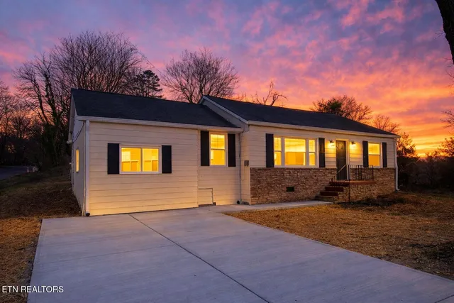 $309,900 | 2204 Bradshaw Garden Road, Knoxville, TN 37912