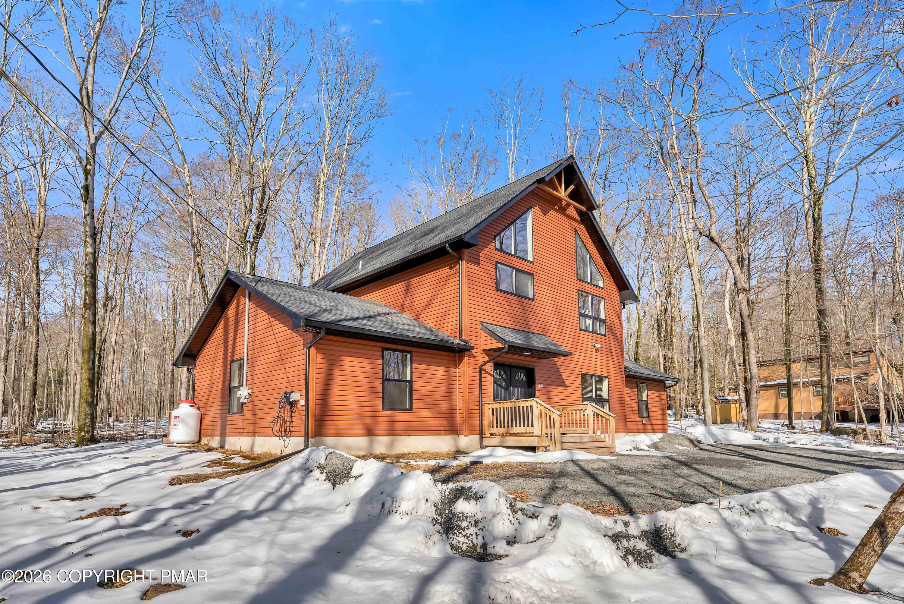 340 King Arthur Road Pocono Lake, PA 18347 - Photo 4 of 78 340 King Arthur Road, Pocono Lake, PA-3