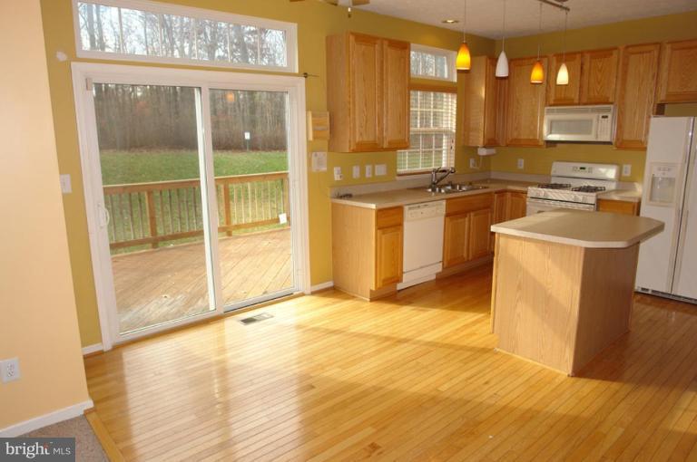 7779 Rotherham Drive Hanover, MD 21076 - Photo 8 of 17 Breakfast Area