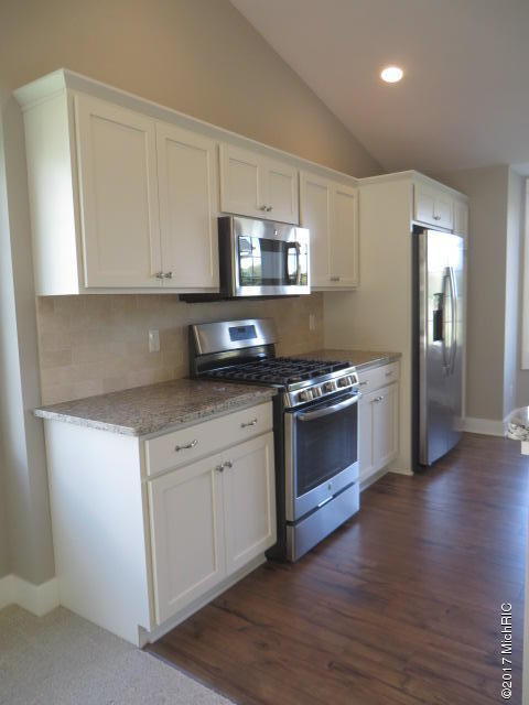 328 Round Hill Road, Unit 5 Kalamazoo, MI 49009 - Photo 6 of 30 IMG_1694