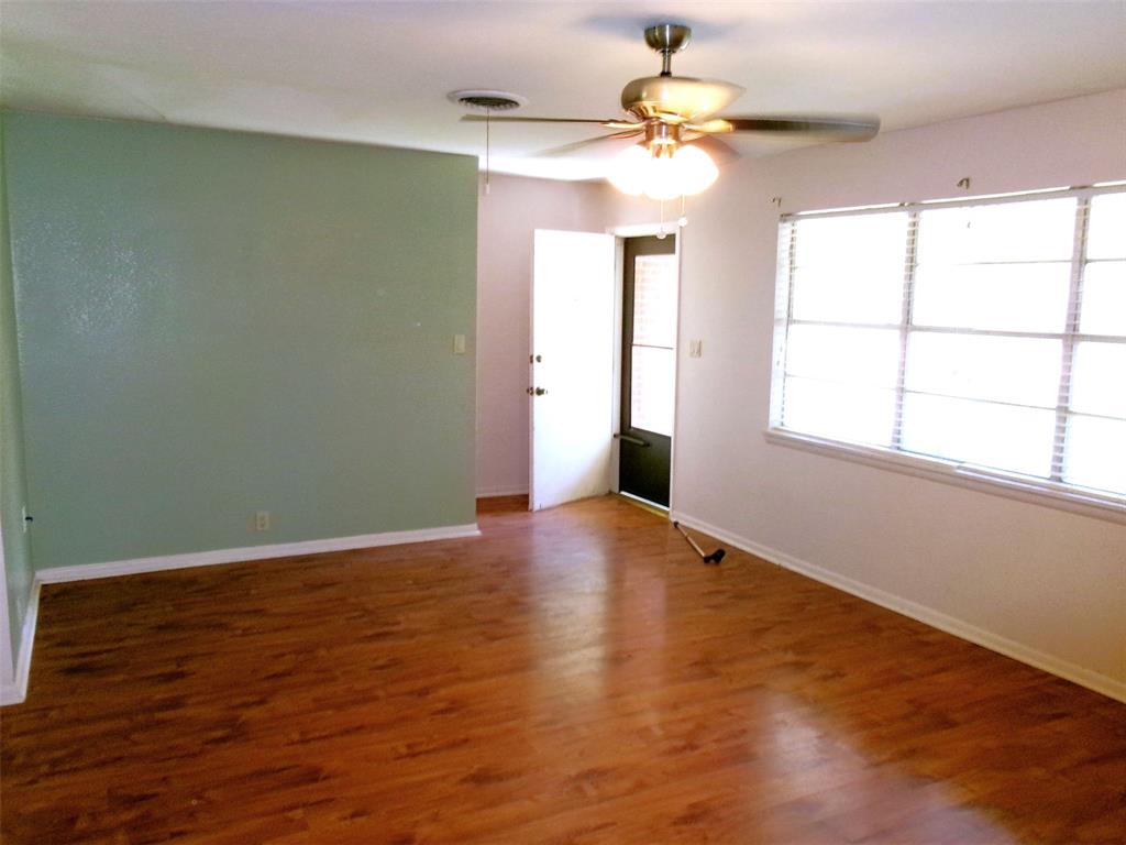 200 West Spencer Street Bangs, TX 76823 - Photo 5 of 19