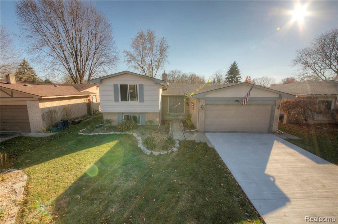 43071 Hanford Road Canton, MI 48187 - Photo 2 of 58 930A0797_8_9.jpg