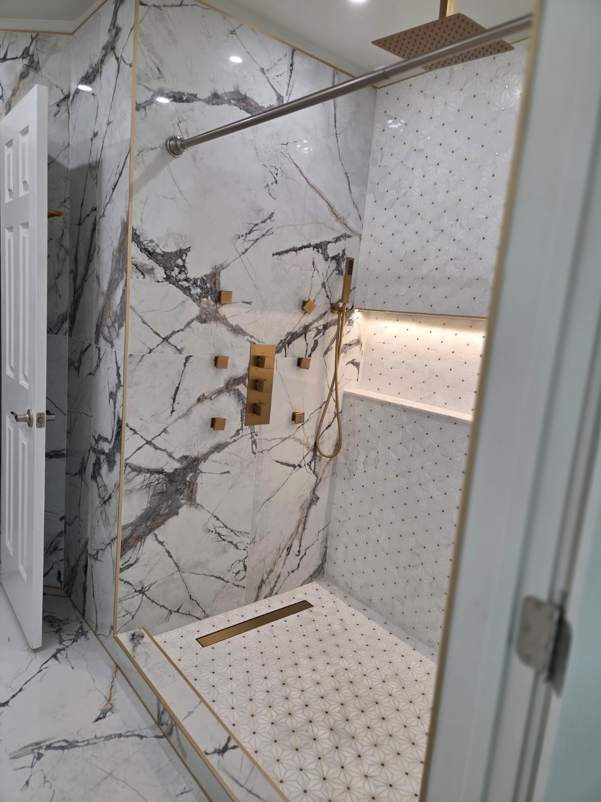 7019 Brody Lane Houston, TX 77083 - Photo 16 of 26 a view of small space