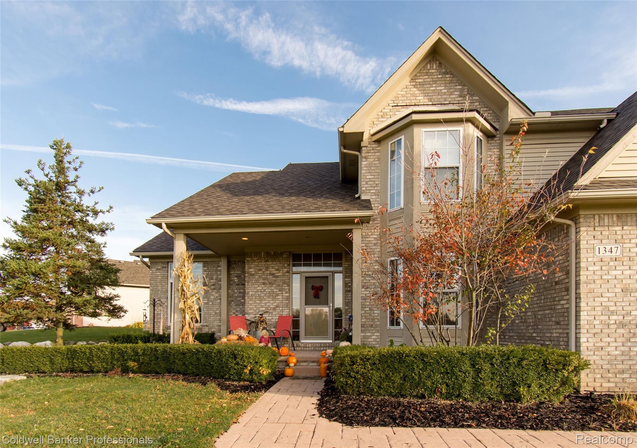 1347 Ridge View Court Grand Blanc, MI 48439 - Photo 3 of 62 1347RidgeViewCt-002.jpg
