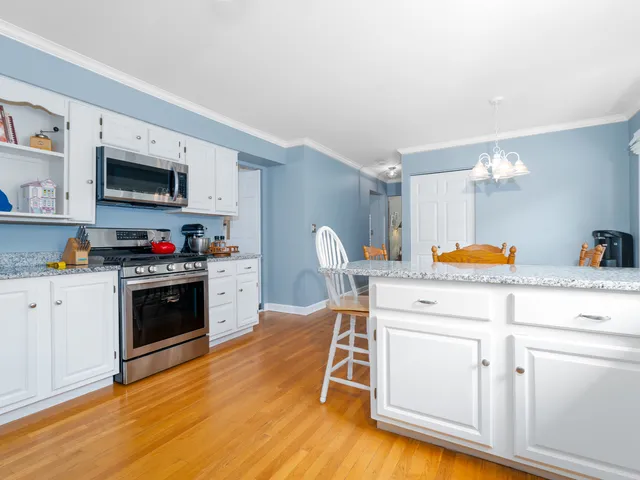 $619,000 | 25707 Eagle Drive, Mundelein, IL 60060