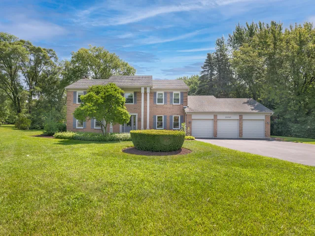 $619,000 | 25707 Eagle Drive, Mundelein, IL 60060