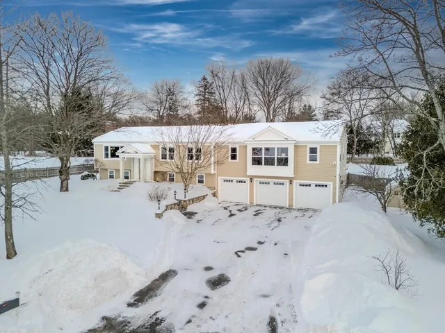 $1,075,000 | 4 Richard Circle, Andover, MA 01810