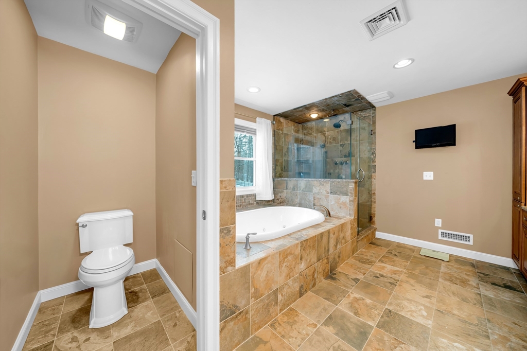 4 Richard Circle Andover, MA 01810 - Photo 13 of 41