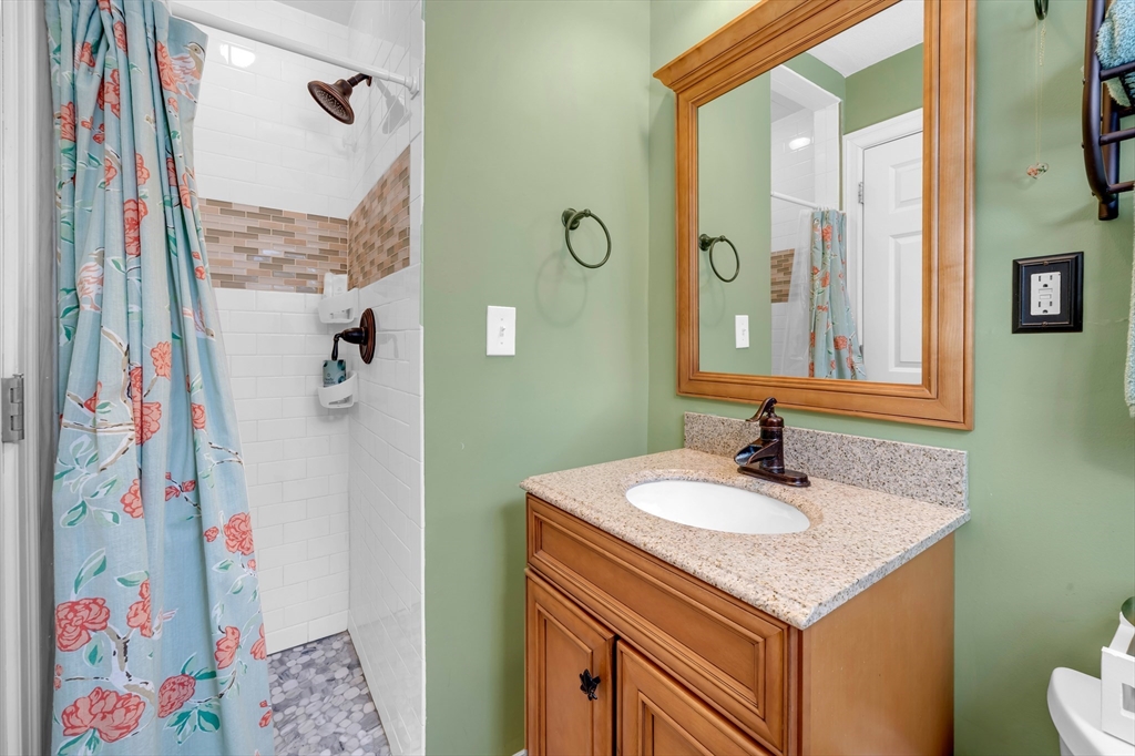 4 Richard Circle Andover, MA 01810 - Photo 20 of 41