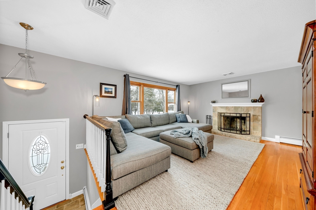 4 Richard Circle Andover, MA 01810 - Photo 2 of 41