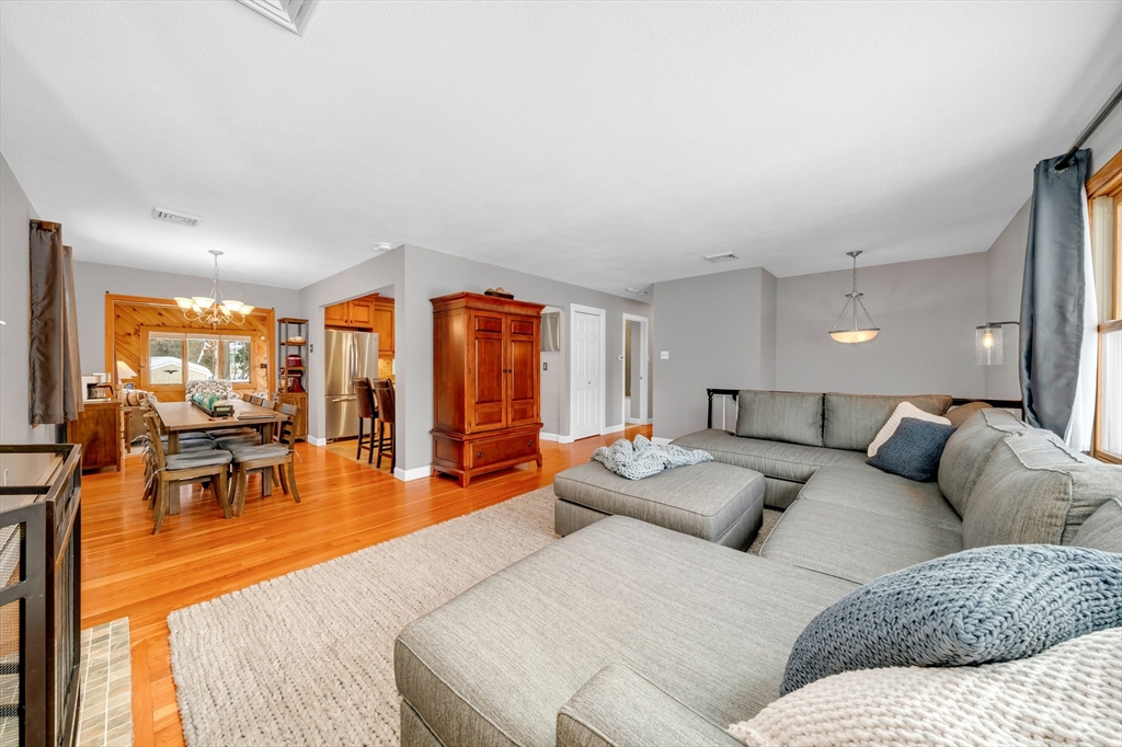 4 Richard Circle Andover, MA 01810 - Photo 3 of 41