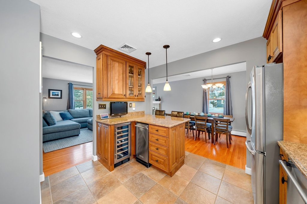 4 Richard Circle Andover, MA 01810 - Photo 10 of 41