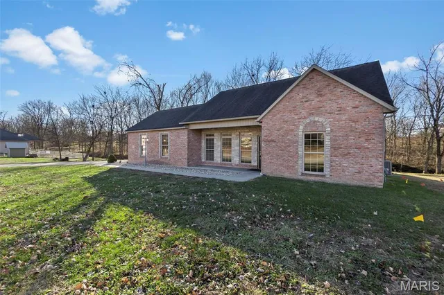 $250,000 | 161 Oak Creek Drive, Jackson, MO 63755
