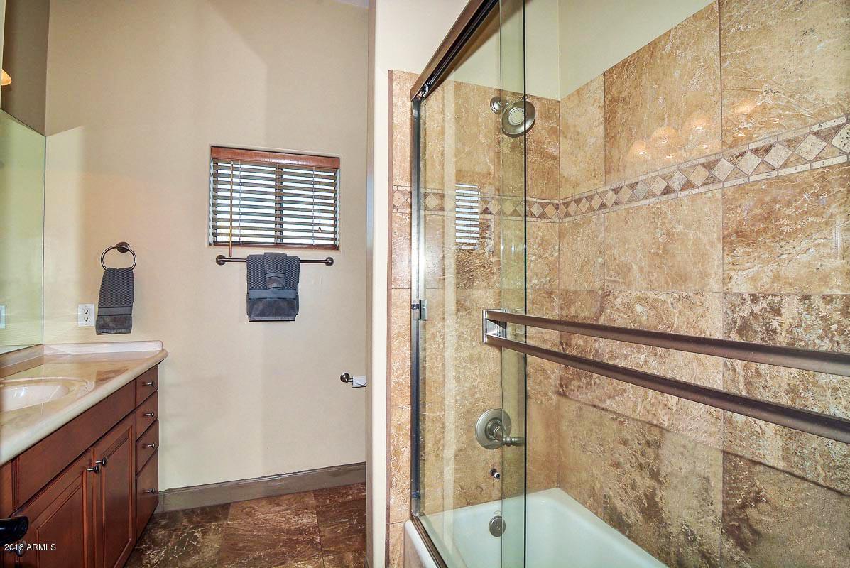 1647 West Briles Road Phoenix, AZ 85085 - Photo 30 of 58 2nd Bedroom Ensuite2 lt