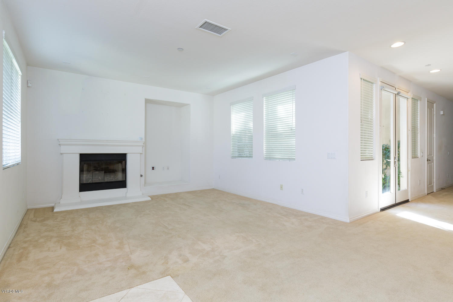 1455 Donegal Way Oxnard, CA 93035 - Photo 3 of 32 an empty room with windows
