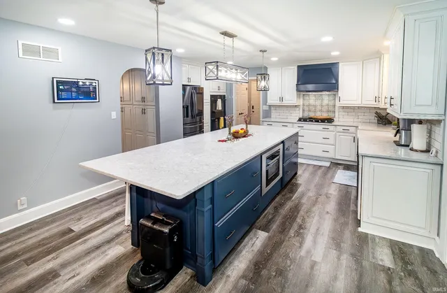 $539,000 | 6655 Blue Spruce Drive, Newburgh, IN 47630