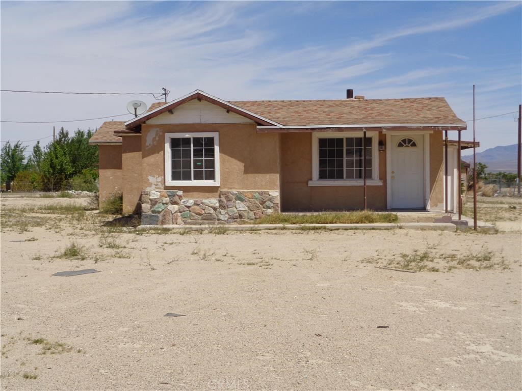 34314 Old Woman Springs Road Lucerne Valley, CA 92356 - Photo 1 of 1 a front view of a house