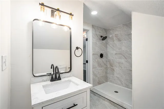 $259,000 | 5630 Woodland Avenue, Kansas City, MO 64110