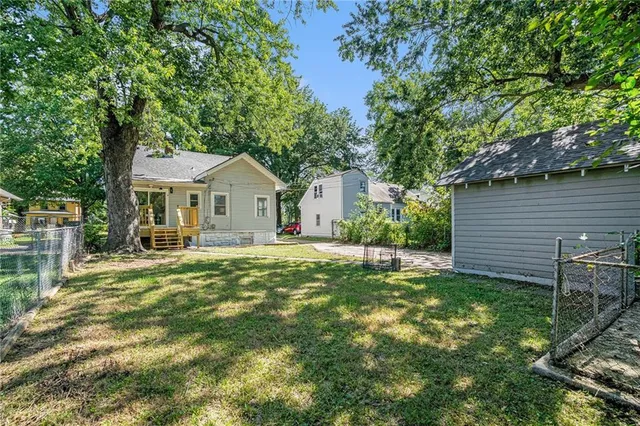 $259,000 | 5630 Woodland Avenue, Kansas City, MO 64110