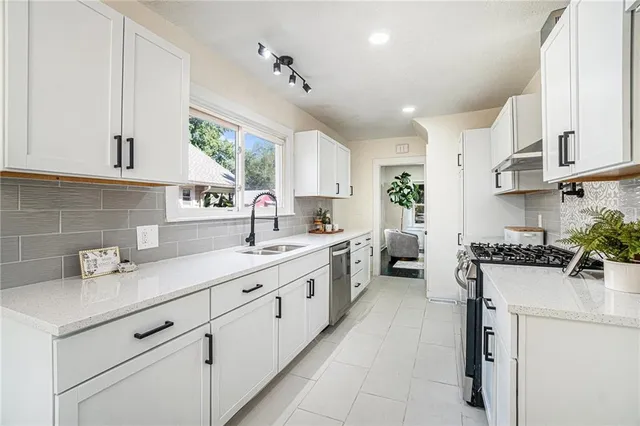 $259,000 | 5630 Woodland Avenue, Kansas City, MO 64110