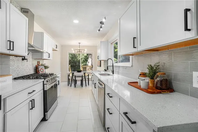 $259,000 | 5630 Woodland Avenue, Kansas City, MO 64110